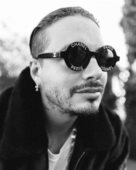 gafas chanel de j balvin